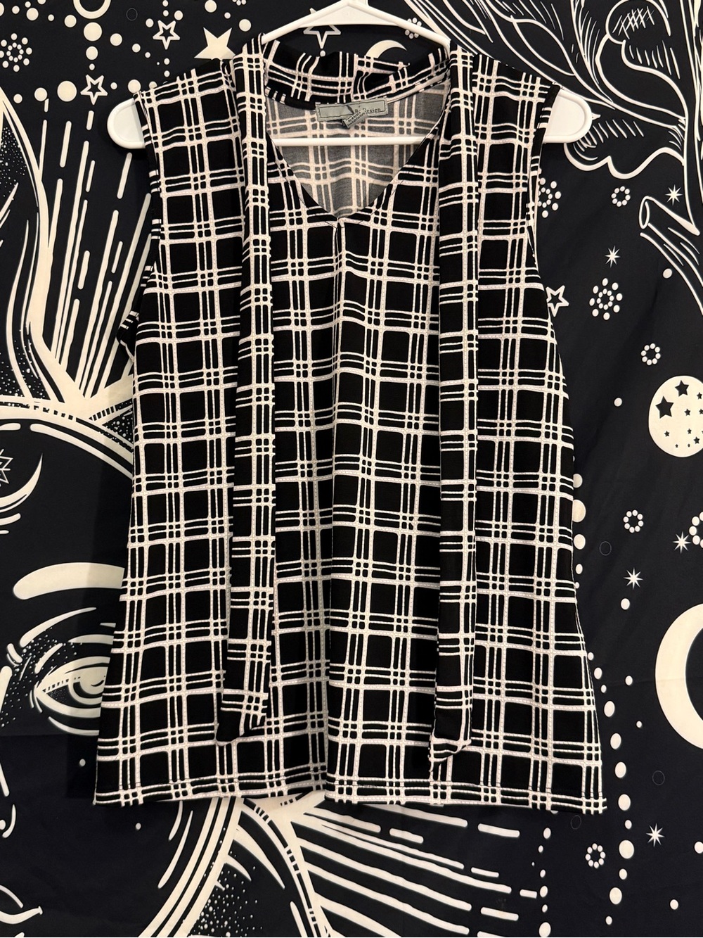 Black and White Plaid Sleeveless Blouse with Neck Tie